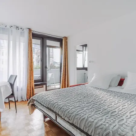 Perfect Living-staying In - Sun & Eiffel Tower Appartamento