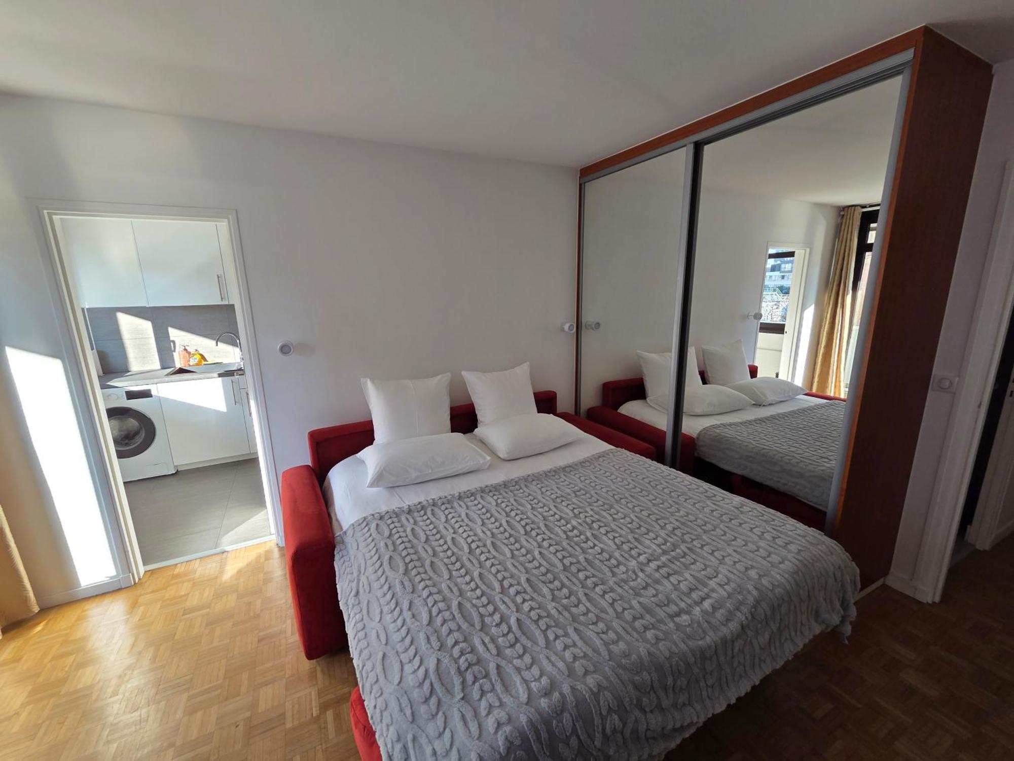 Appartamento Perfect Living-staying In - Sun & Eiffel Tower Parigi