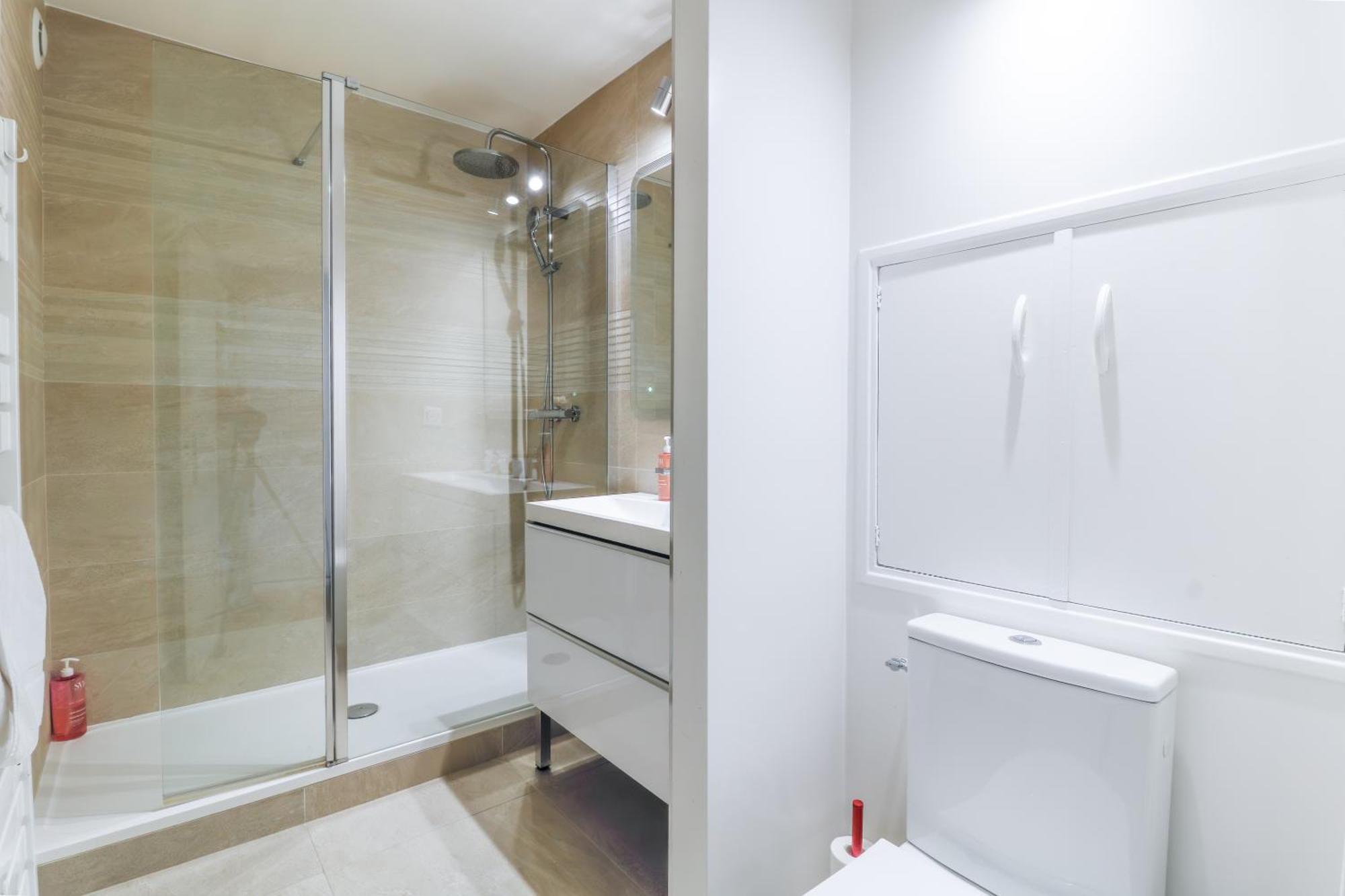 Perfect Living-staying In - Sun & Eiffel Tower Apartment Paris
