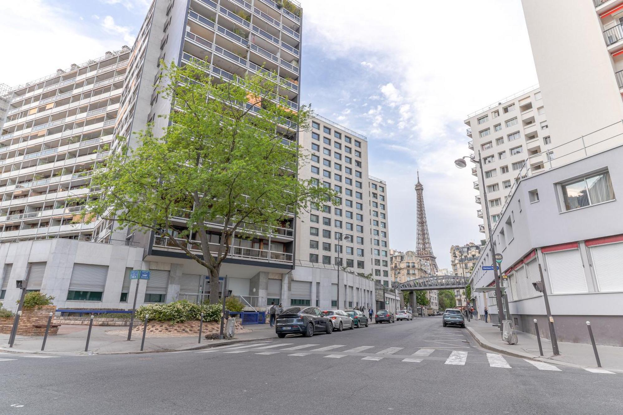Appartamento Perfect Living-staying In - Sun & Eiffel Tower Parigi